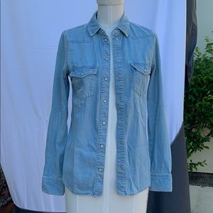 TOPSHOP Moto Chambray Button Down Shirt